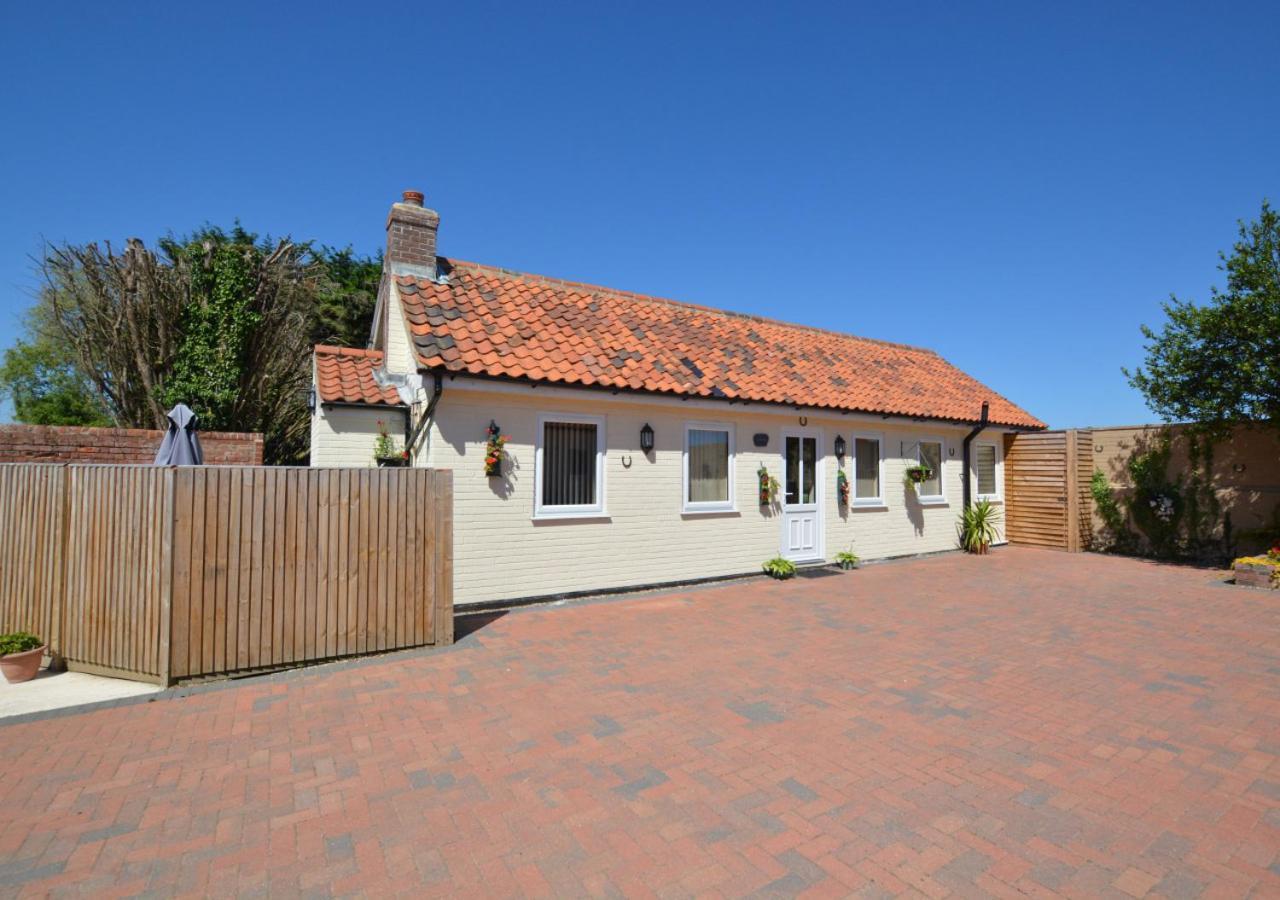 Smithy Cottage Blofield Exterior photo