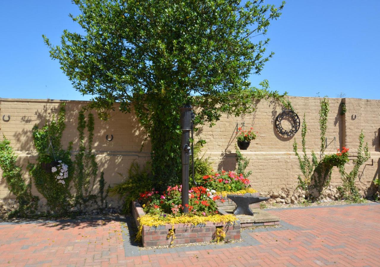 Smithy Cottage Blofield Exterior photo